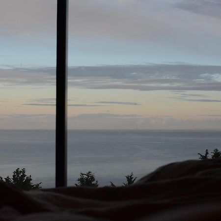 The Huts Bed & Breakfast อาฮิพารา ภายนอก รูปภาพ