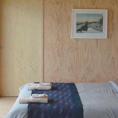 The Huts Bed & Breakfast อาฮิพารา ภายนอก รูปภาพ