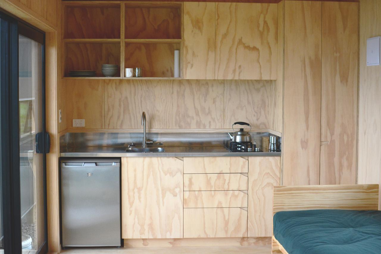 The Huts Bed & Breakfast อาฮิพารา ภายนอก รูปภาพ