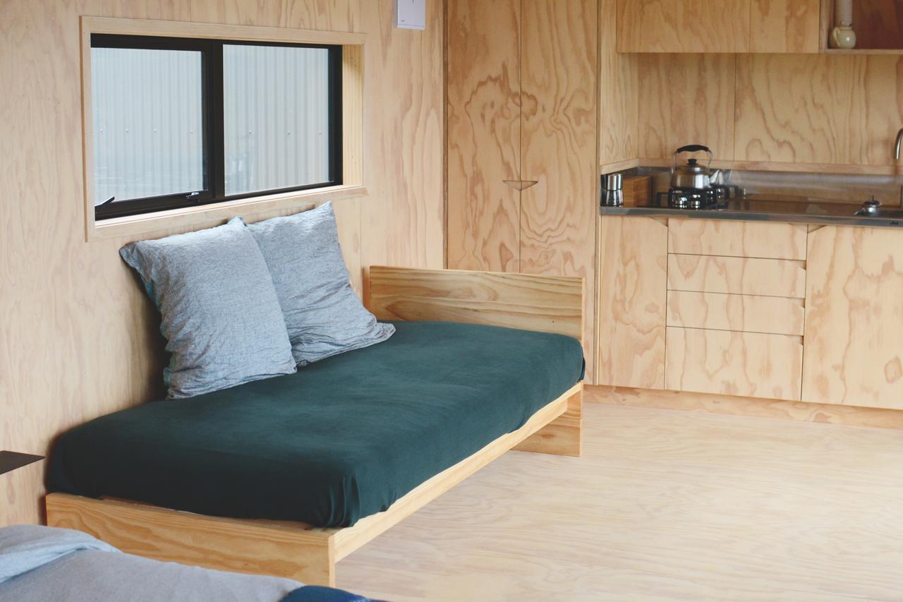 The Huts Bed & Breakfast อาฮิพารา ภายนอก รูปภาพ